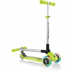 GLOBBER Primo Lights Mit Leuchtrollen, Scooter (grün) -Outdoor-Spielzeug Verkäufe GLOBBER Primo Lights mit Leuchtrollen Scooter@@1so7gp03 4